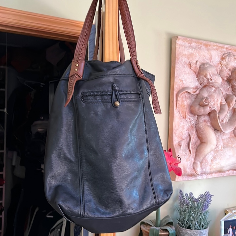 Isabella Fiore, large black leather bag with brown rope handles excellent